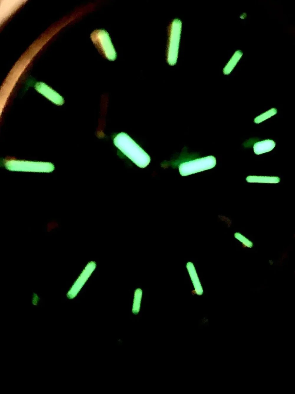 Salvatore Ferragamo F-80 Men's Watch Swiss Quartz Chronograph Green Dial Steel